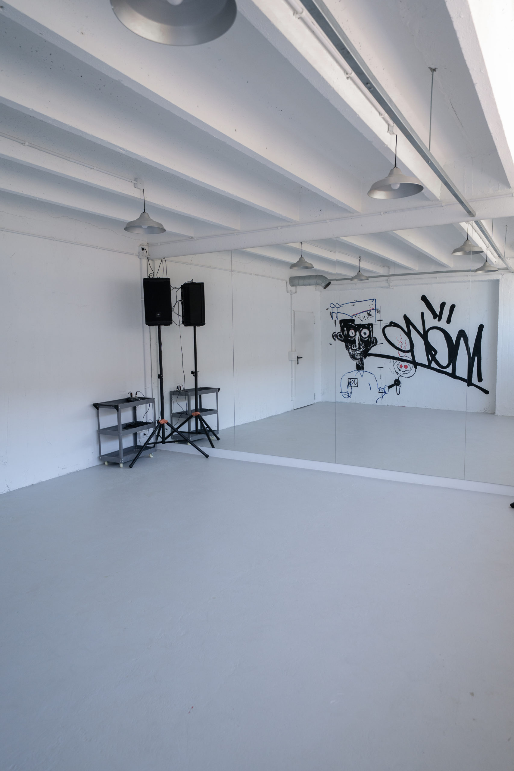 studio 8-159
