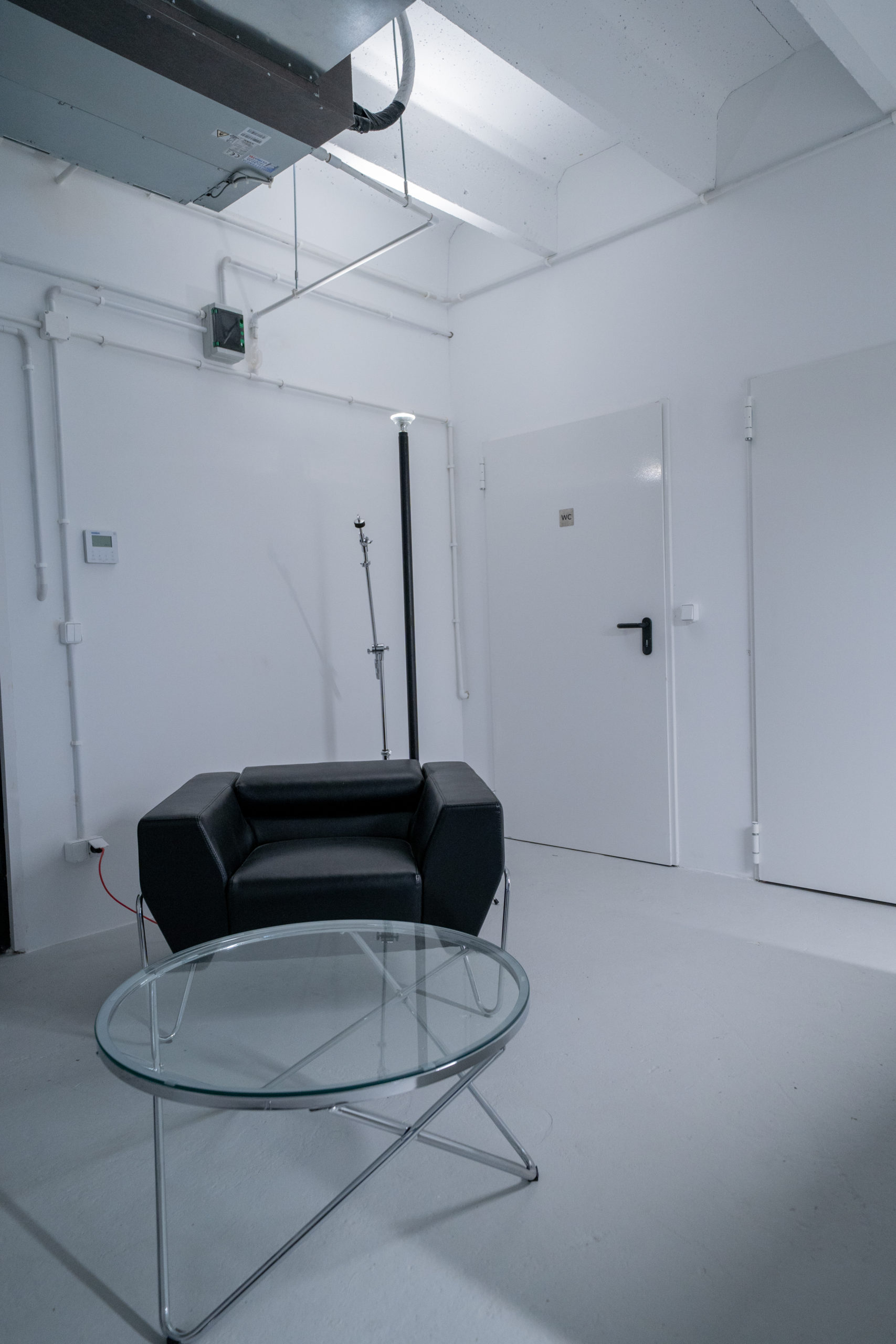 studio 8-164